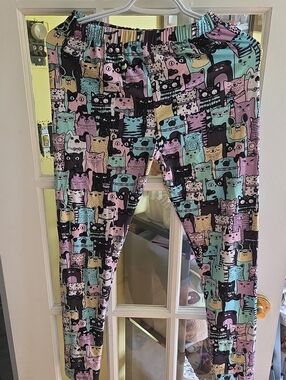 SweetLegs Cat Print Leggings in Pastel Pink & Mint